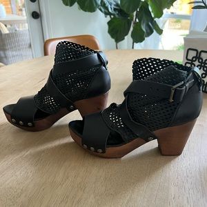 Free People Bootie with wooden clog heel, black, size 26/6